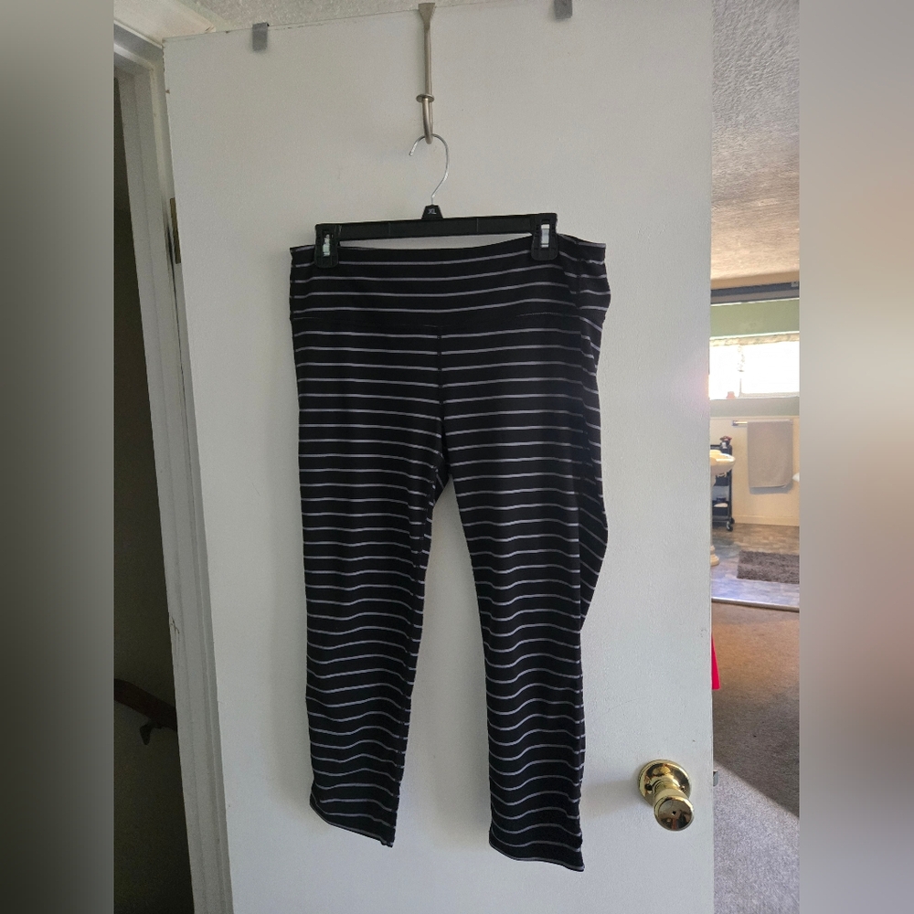Athleta Capri Leggings